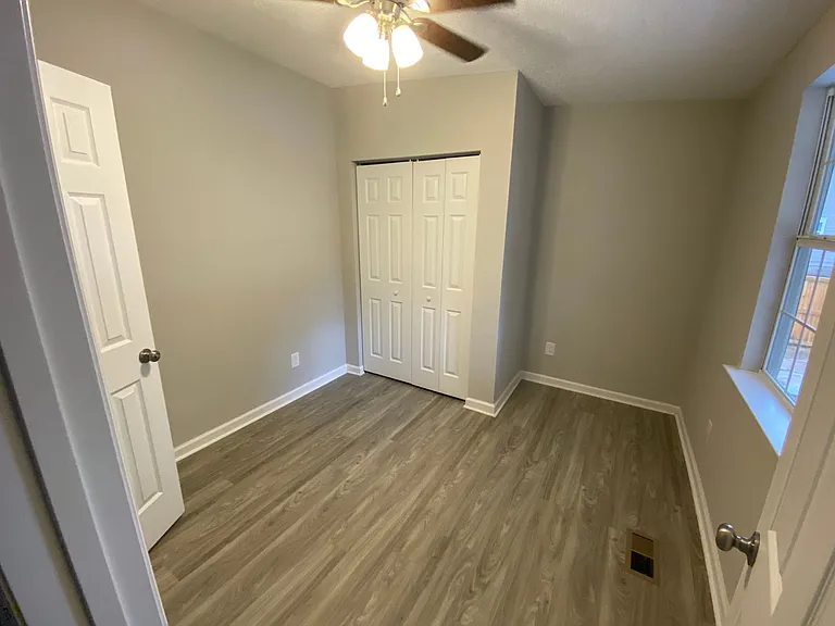 423 Frazier St — Photo 6