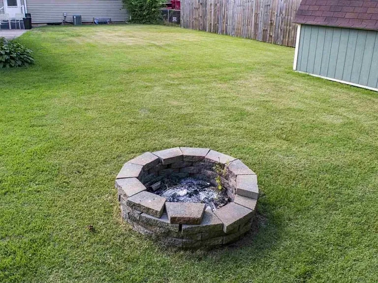 1222 N Ironwood Dr — Photo 25