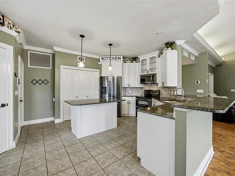 11516 NW 16th Pl — Photo 14