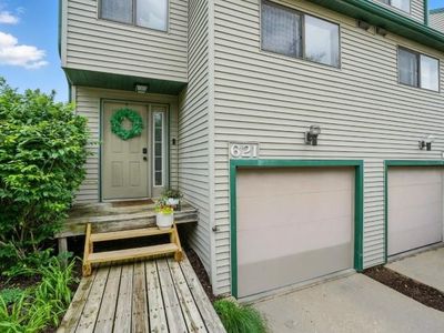 621 Westwinds Dr, Iowa City, IA, 52246