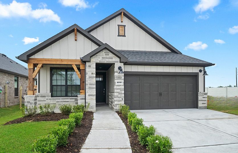 Home Exterior H Angleton