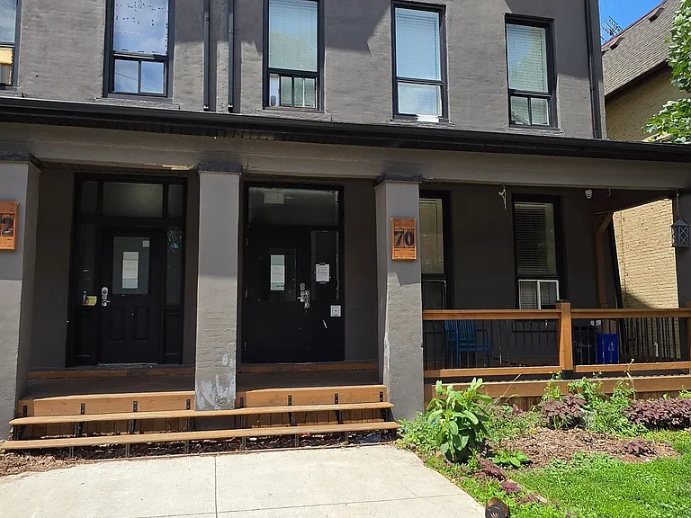 70 Victoria Ave S #3 — Photo 1