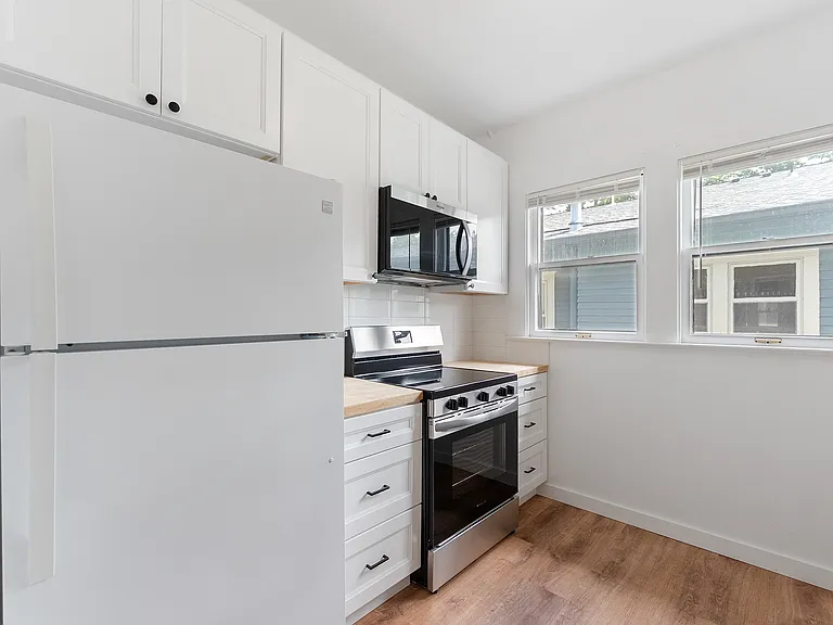 1915 NE 16th Ave #3 — Photo 9