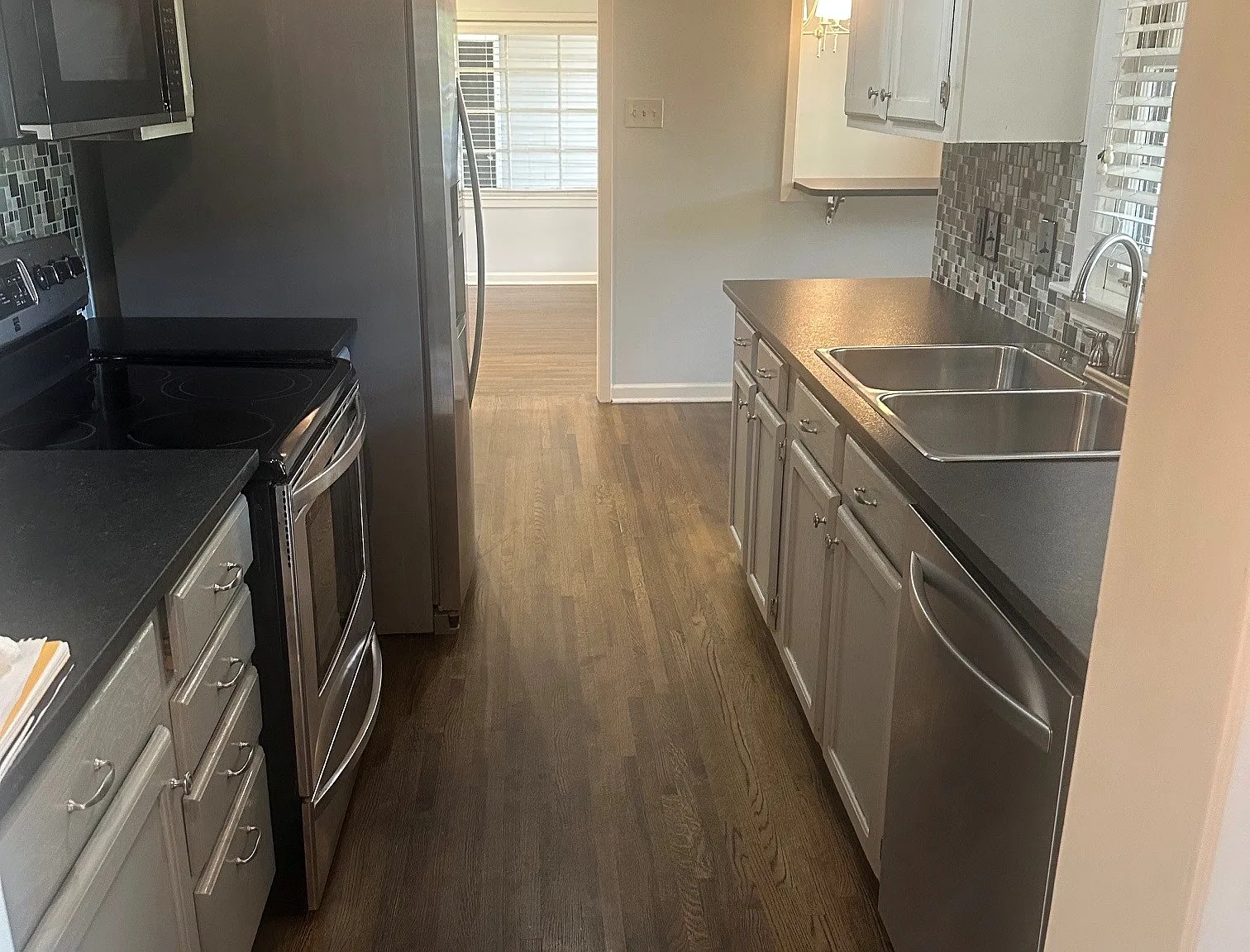4 bed, 2.5 bath, 1808 sqft, $2,400 — Photo 3