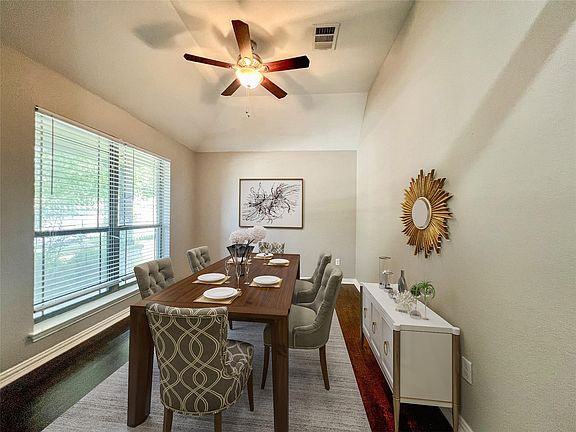 5th image of 202 Emory Fields Dr