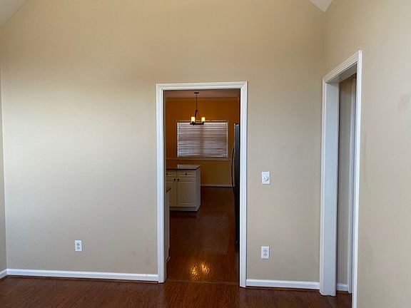 4th image of 3482 Esquire Dr