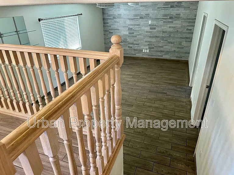 528 W 810th St S — Photo 17