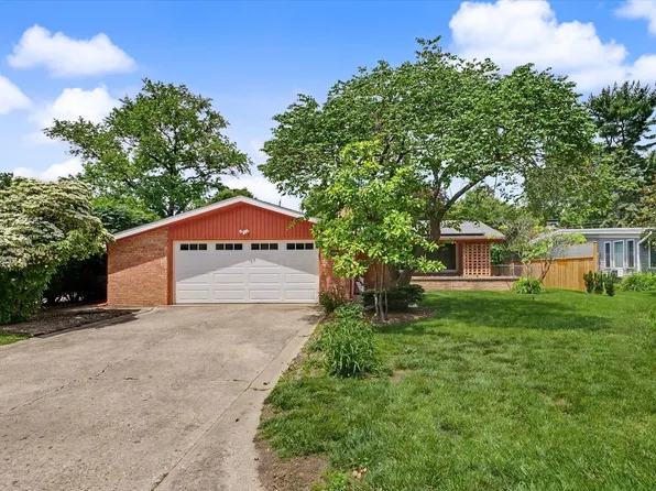 306 Sunnycrest Ct W, Urbana, IL 61801