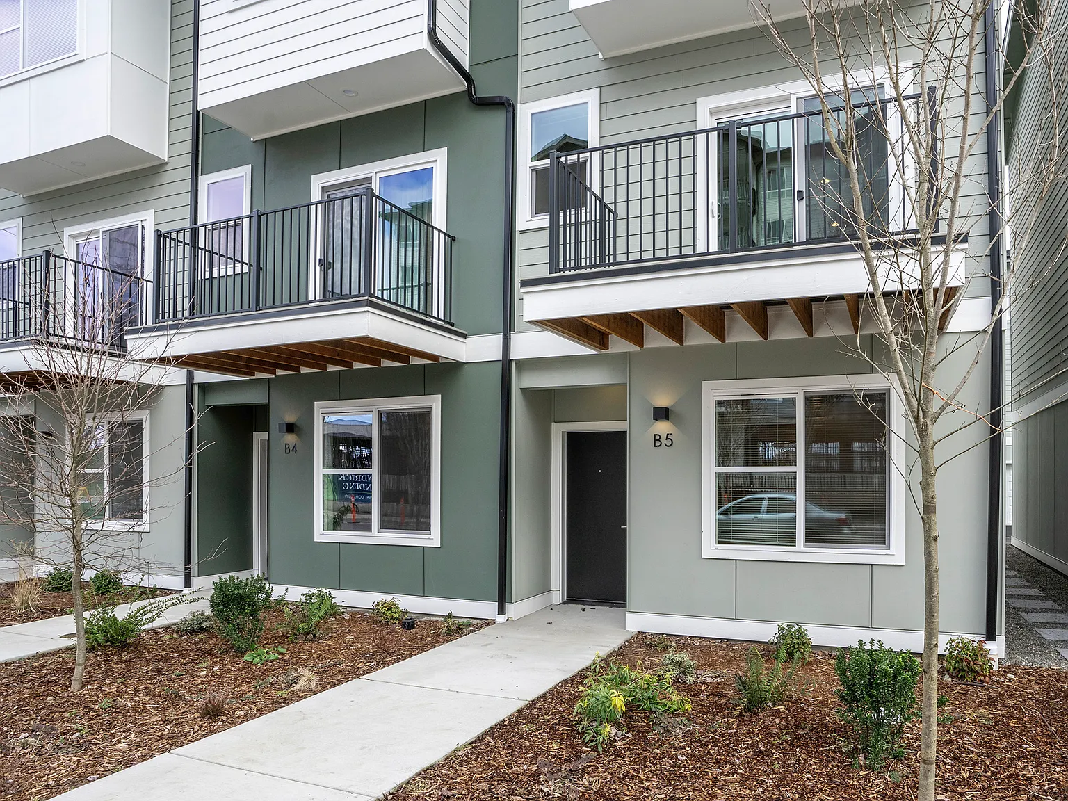 11109 Kendrick St SW — Photo 2