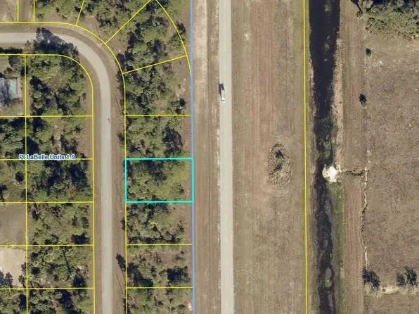 8023-8025 Rolling Cir, Labelle, FL 33935