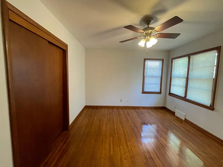 103 Robert St — Photo 17