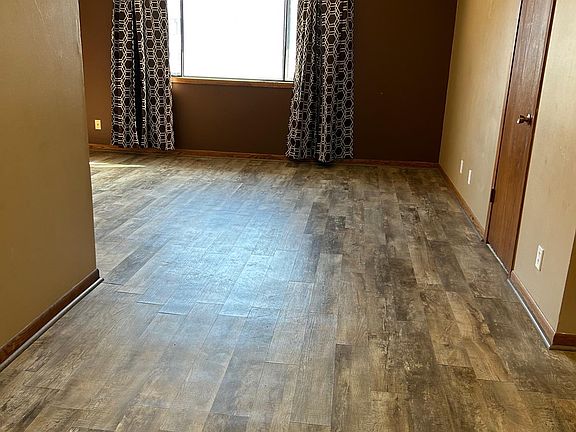 3rd image of 1022 A St APT 5