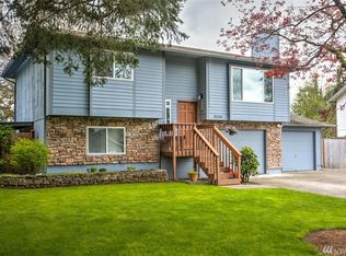 32205 Queens Ct, Carnation, WA 98014