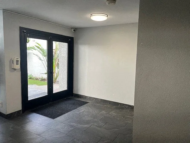 Citronia Luxe Towers Apartments — Photo 21