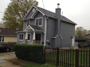 35 Douglas St, Fords, NJ 08863