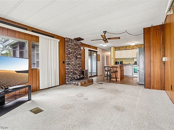 4th image of 18592 Edwards Rd #220