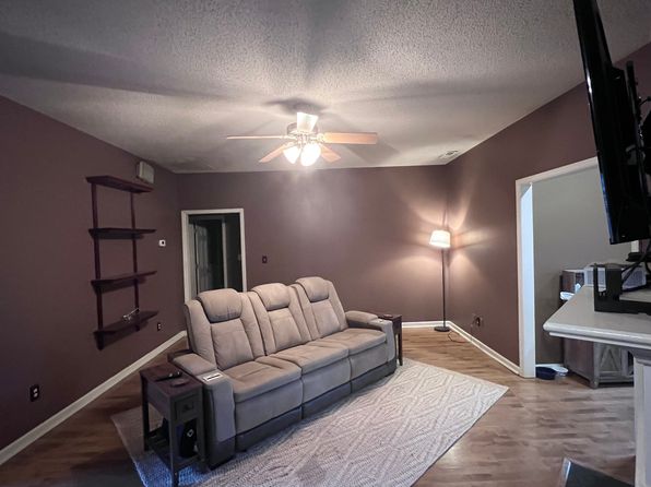 13607 Boca Cir SE