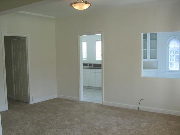 4th image of 300 S Santa Anita Ave