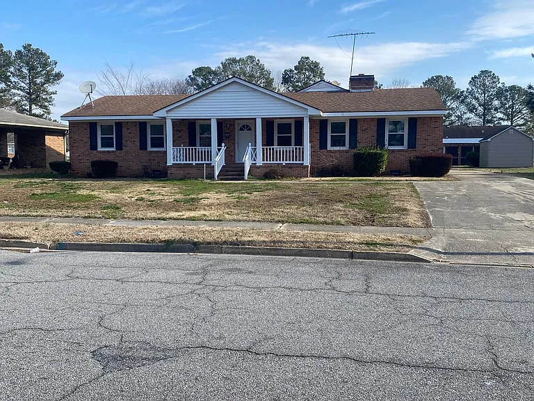 805 Gardner St — Photo 1
