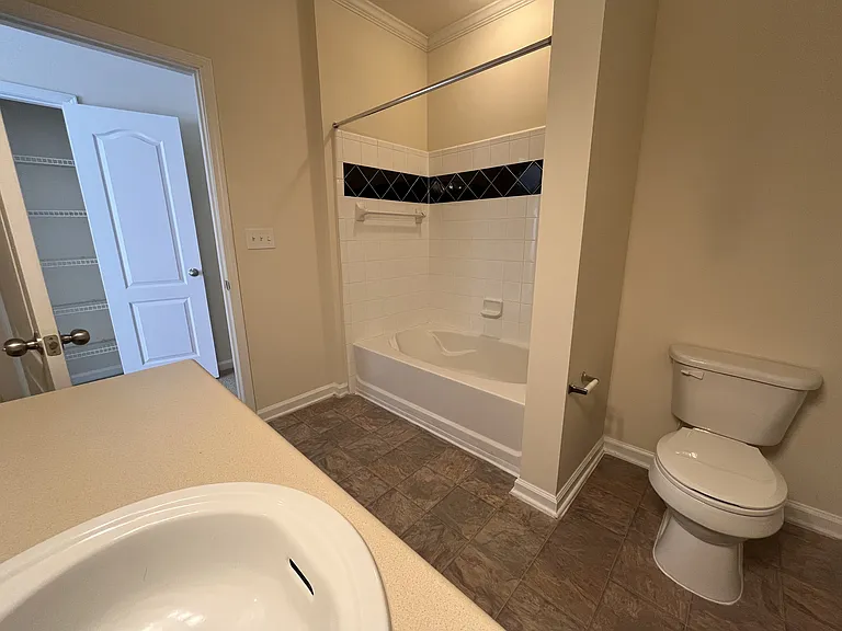Wesley Kensington Apartments at Stonecrest — Photo 519