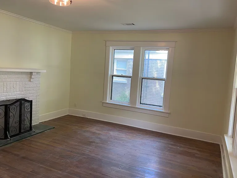 515 Alexander St — Photo 11