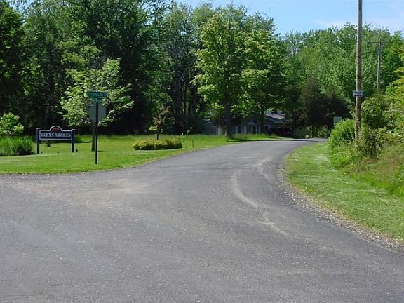 5th image of Golfmere Dr