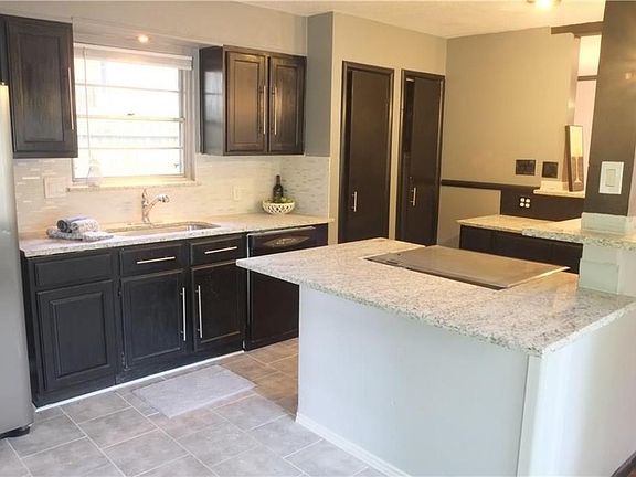 3rd image of 2338 Rexlawn Dr