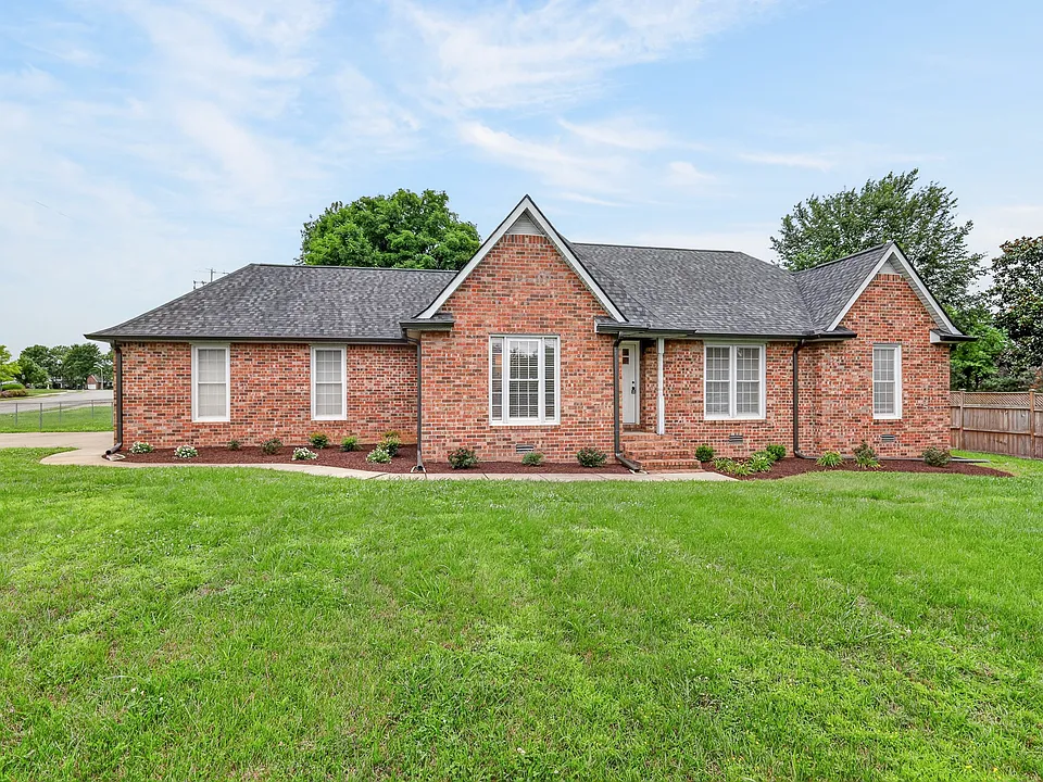1015 Brinkley Rd