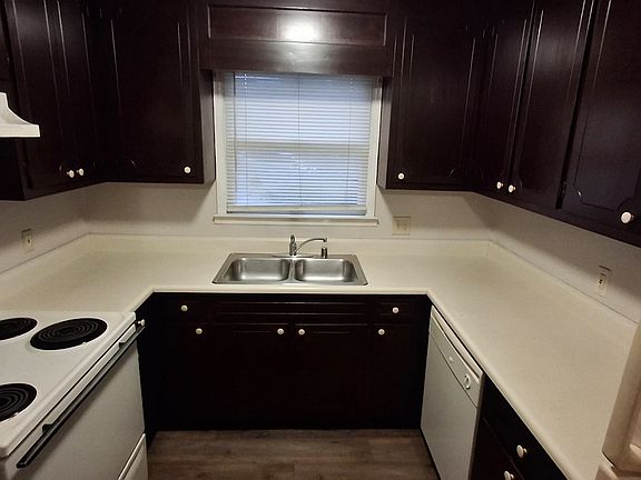 3rd image of 6202 Friar Tuck Dr NW APT A