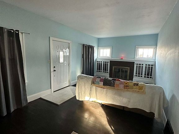 4th image of 182 Vogel Ave