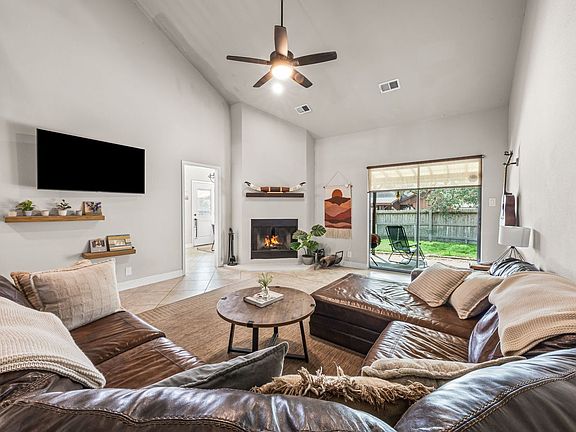 5th image of 2330 Encino Point