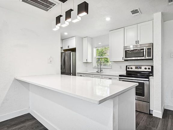 5th image of 4853 Lanette St