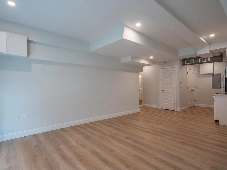 146 Main St #201 — Photo 7