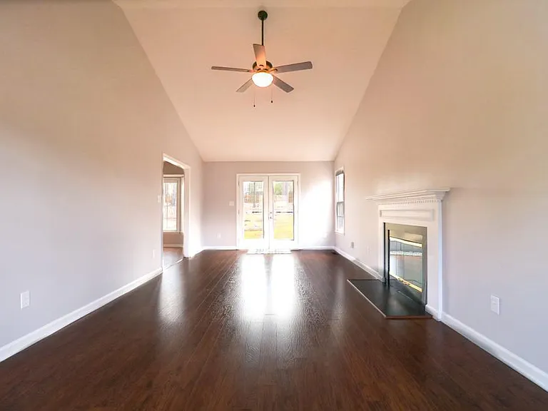 6400 Westborough Dr — Photo 2