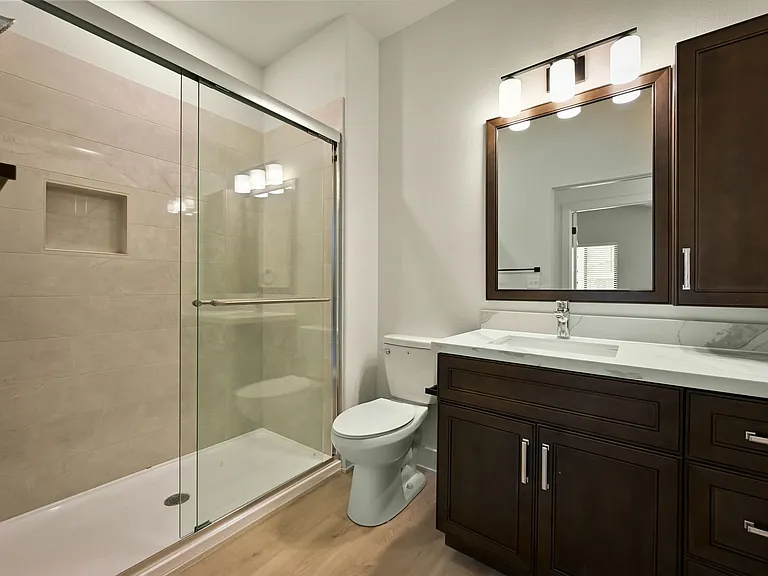 212 E Maplewood Ln — Photo 23