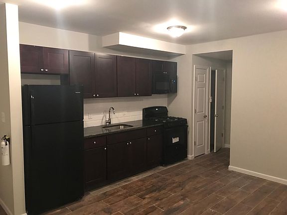 3rd image of 829 18th Ave #B1