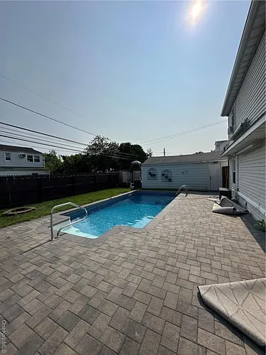 12 Green Ln Photo 1