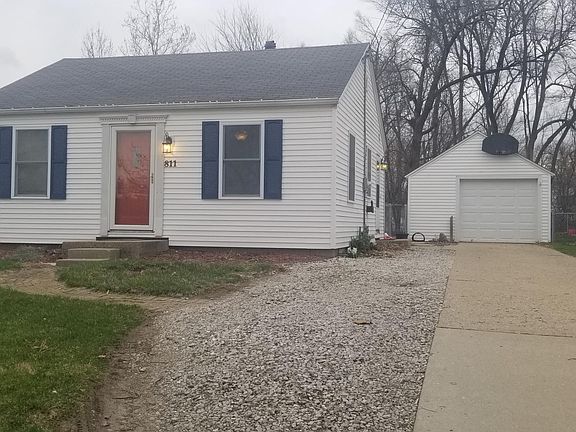 2nd image of 811 E Glen Ave