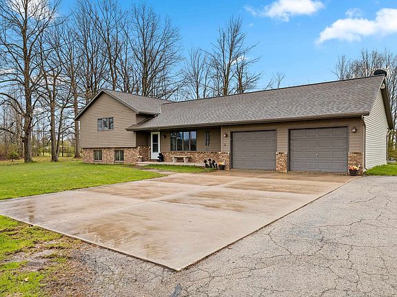2nd image of 3434 Willow Rd
