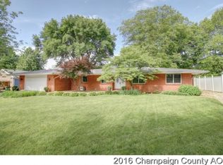913 N Walnut Ln, Mahomet, IL 61853