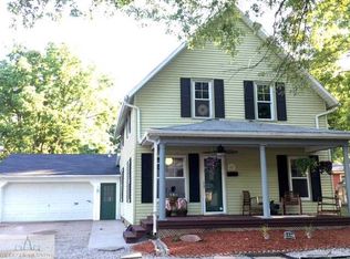 607 W Front St, Grand Ledge, MI 48837