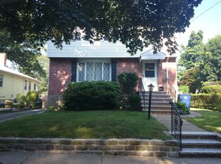 39 Shaw St, West Roxbury, MA 02132