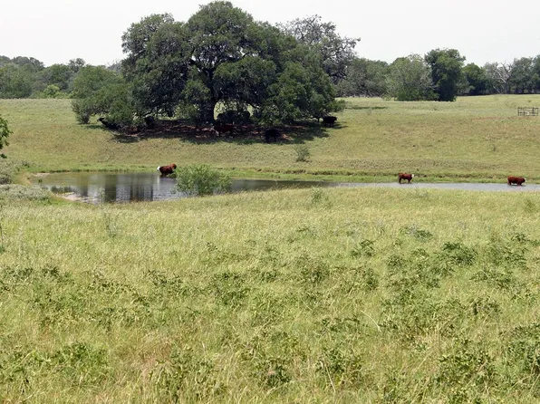 319 R C Ln, Lockhart, TX 78644