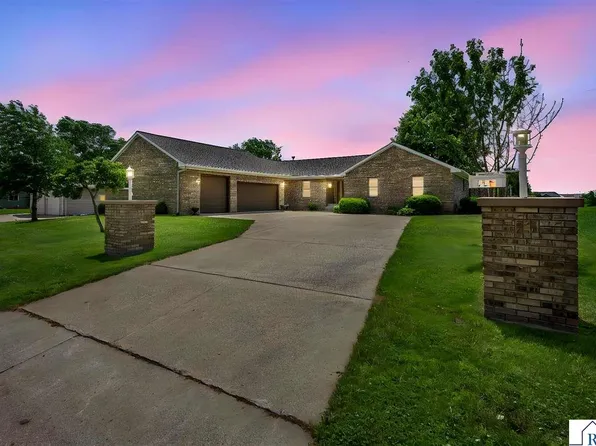 752 E Blue Earth St, Lake Crystal, MN 56055