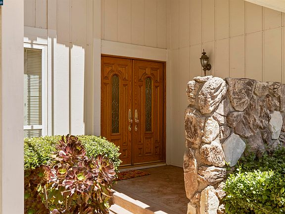 4th image of 3237 Vera Cruz Dr