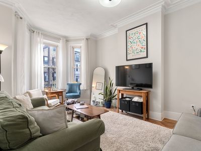 564 E 5th St, South Boston, MA, 02127