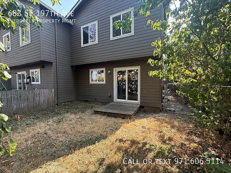 683 SE 197th Ave — Photo 43