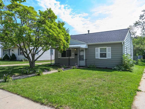 201 West Martin LANE, Milwaukee, WI 53207