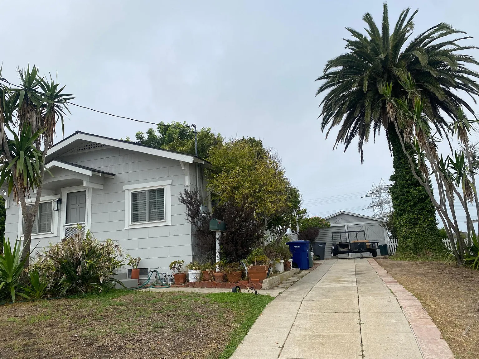423 Hillcrest St — Photo 1
