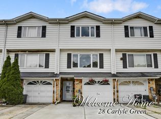 28 Carlyle Grn, Staten Island, NY 10312